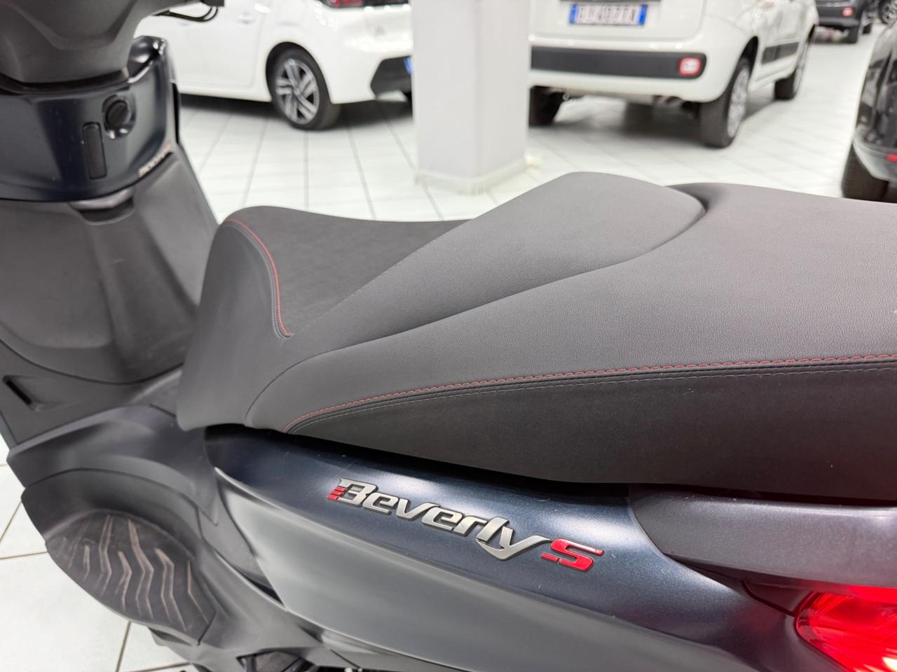 Piaggio Beverly 300 Sport