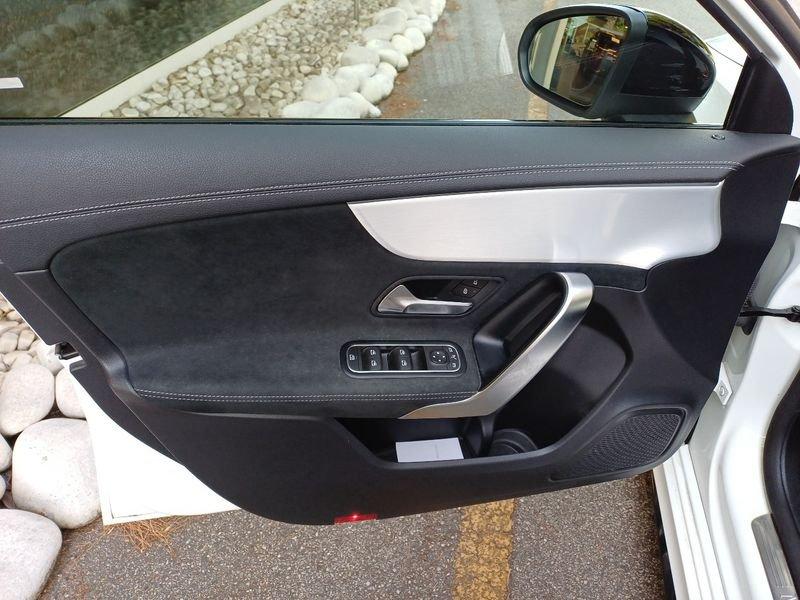 Mercedes-Benz Classe A A 180 d Automatic Premium Night Edition