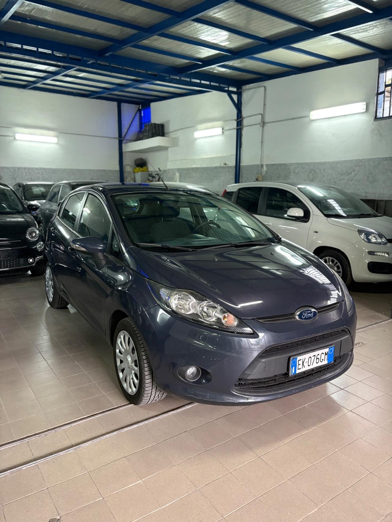 Ford Fiesta 1.2 benzina 5 porte