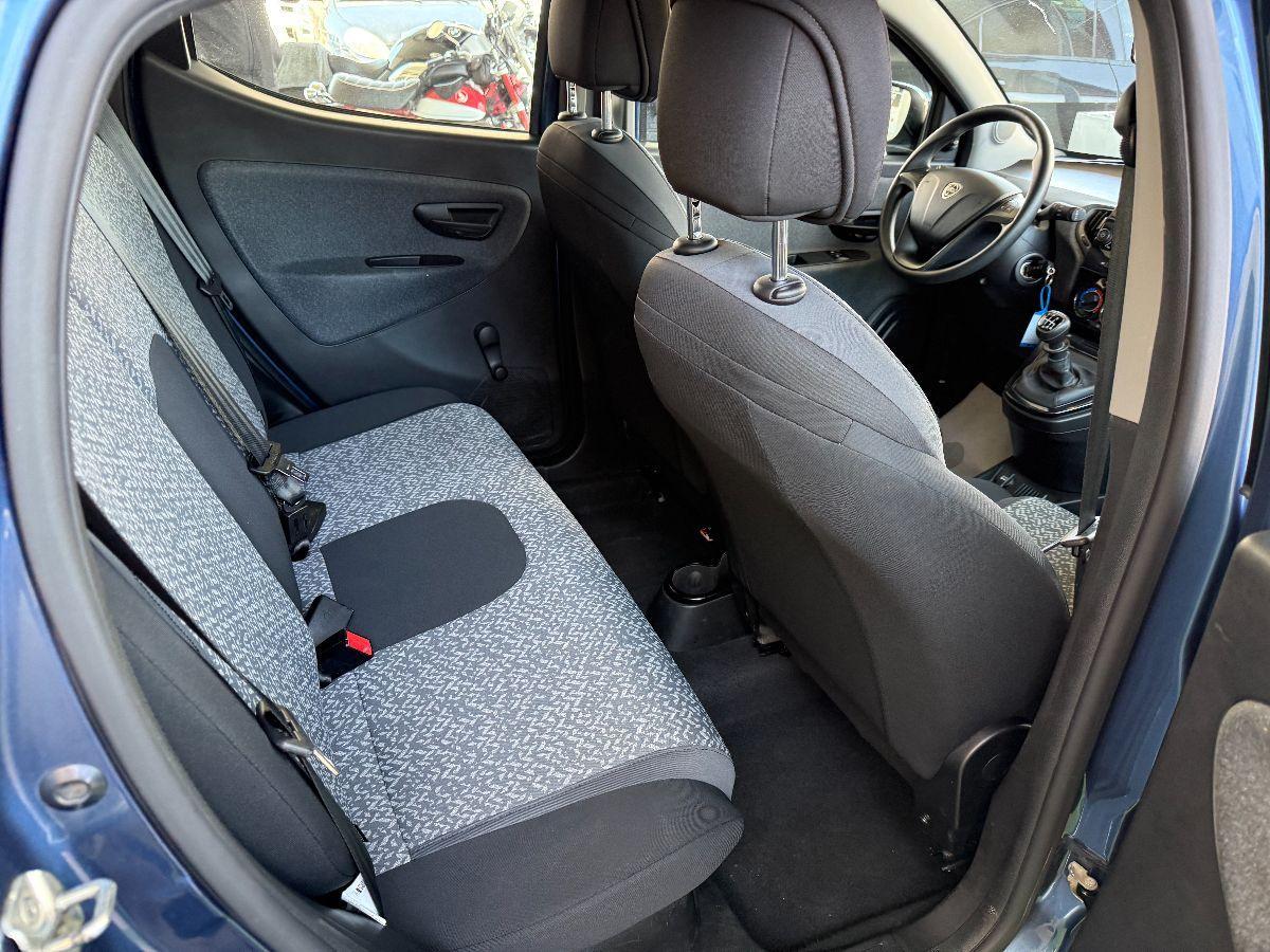 LANCIA - Ypsilon 1.0 firefly hybrid Silver s&s 70cv