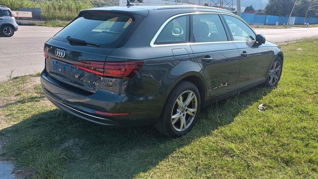 Audi A4 Avant 2.0 TDI 150 CV ultra Business Sport