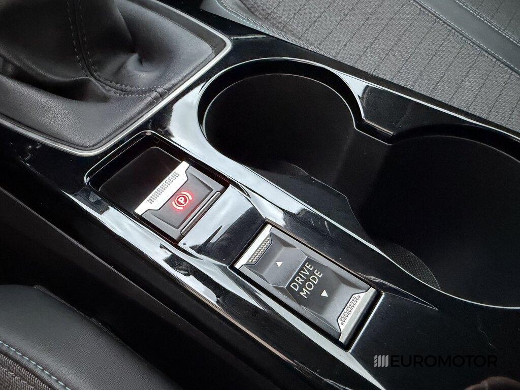 Peugeot 208 5 Porte 1.2 PureTech Allure Navi Pack