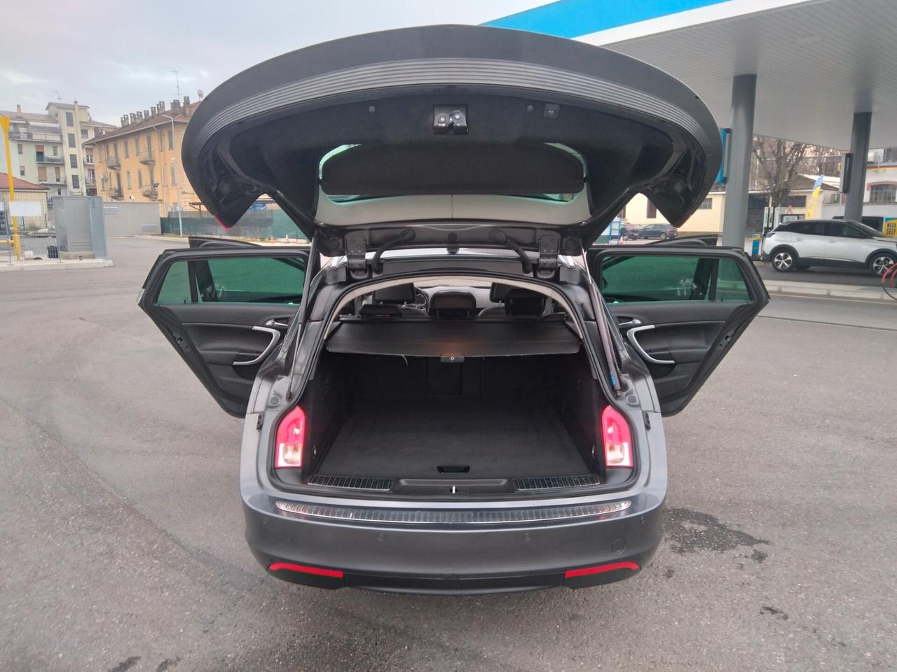 Opel Insignia 2.0 CDTI 160CV Sports Tourer Cosmo top di gamma