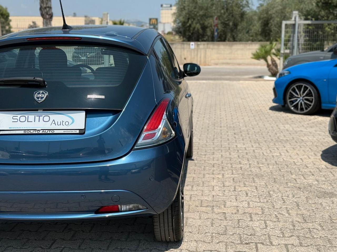 Ypsilon 1.0 5 porte S&S Hybrid Gold Blu Eleganza