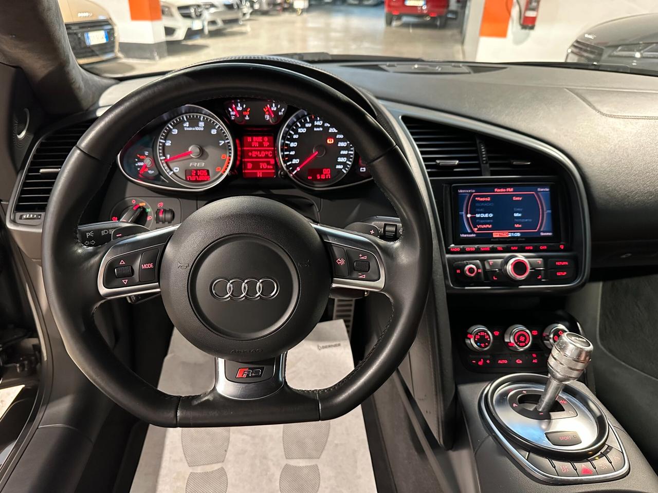 Audi R8 4.2 V8 FSI quattro R tronic - CERCHI 20?