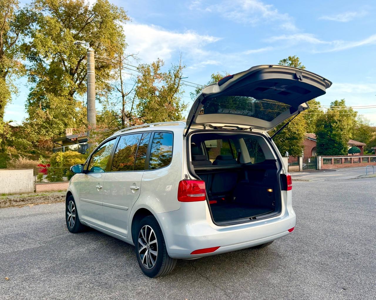 Volkswagen Touran 1.6 TDI DSG Comfortline