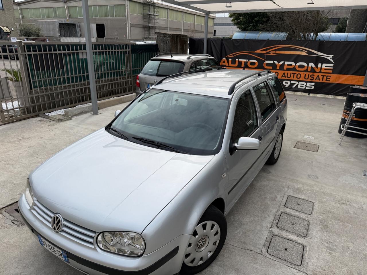 VW GOLF 1.6 BENZINA EURO4 UNI PROP NEOPATENTATI
