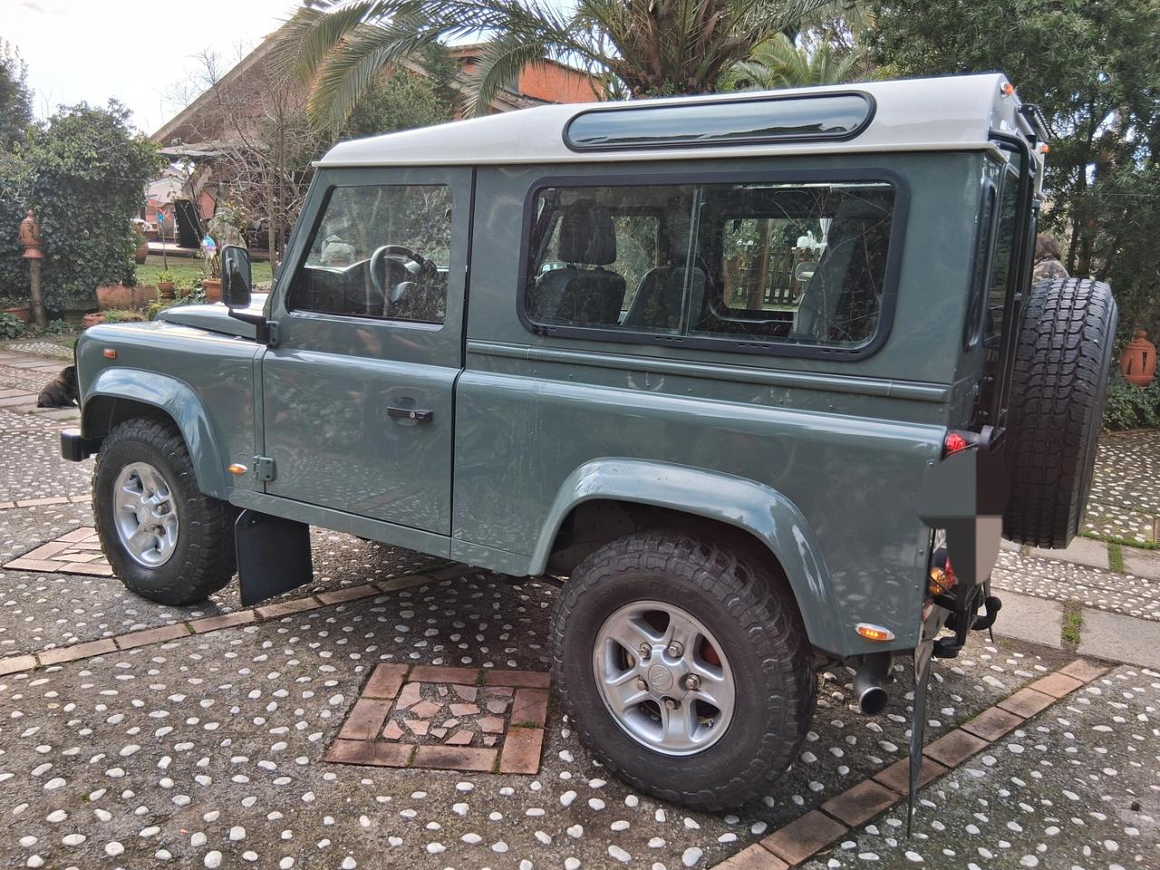 Land Rover Defender 90 2.4 TD4 Station Wagon SE