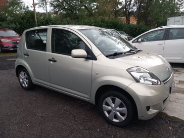 Daihatsu Sirion 1.0 Hiro