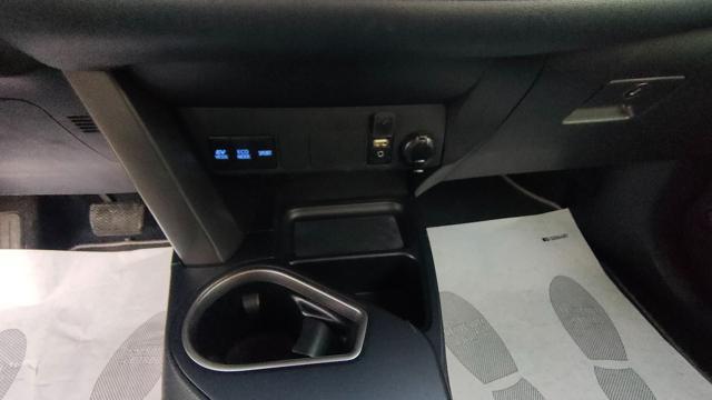 TOYOTA RAV 4 2.5 BUSINESS 4WD Bluetooth Cruise Control NAVI