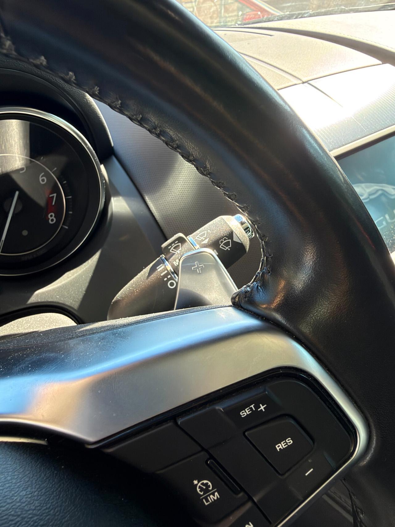 Jaguar F-Type 2.0 P300 300CV R-Dynamic - Grigio Satinato SVO