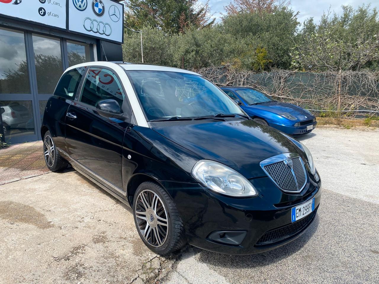 Lancia Ypsilon 1.2 69 CV 5 porte S&S Platinum