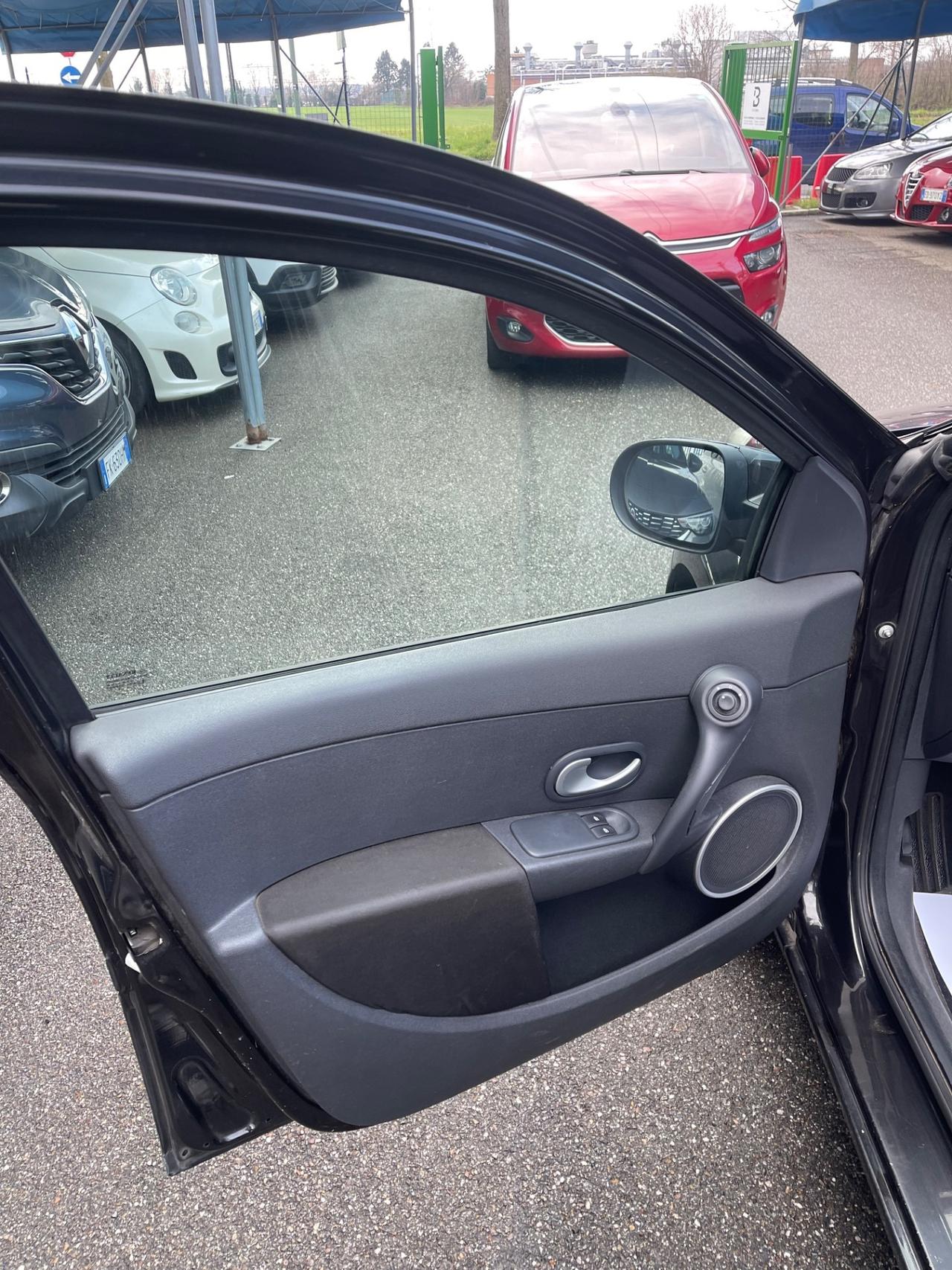 Renault Clio 1.2 16V 5 porte Luxe