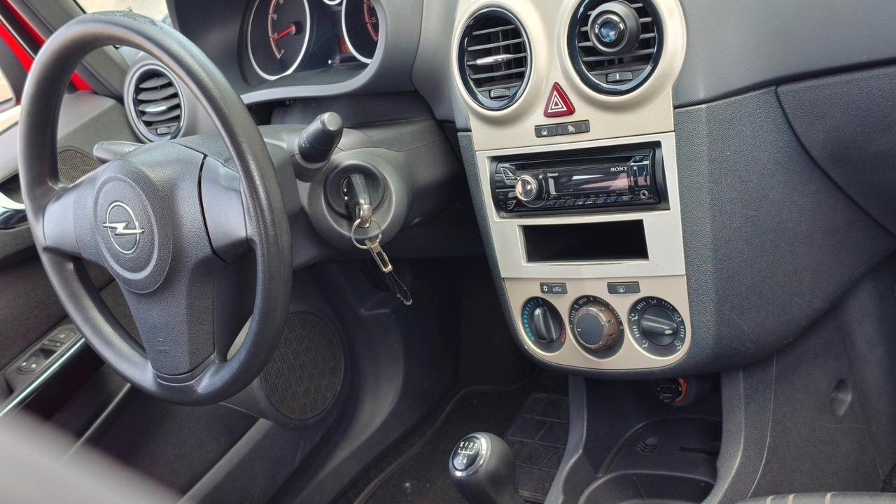 Opel Corsa 1.2 5 porte Cosmo