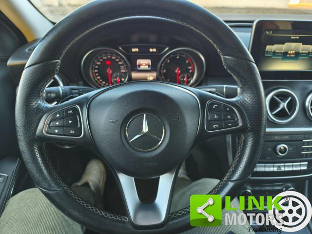 MERCEDES-BENZ A 200 d Automatic Premium