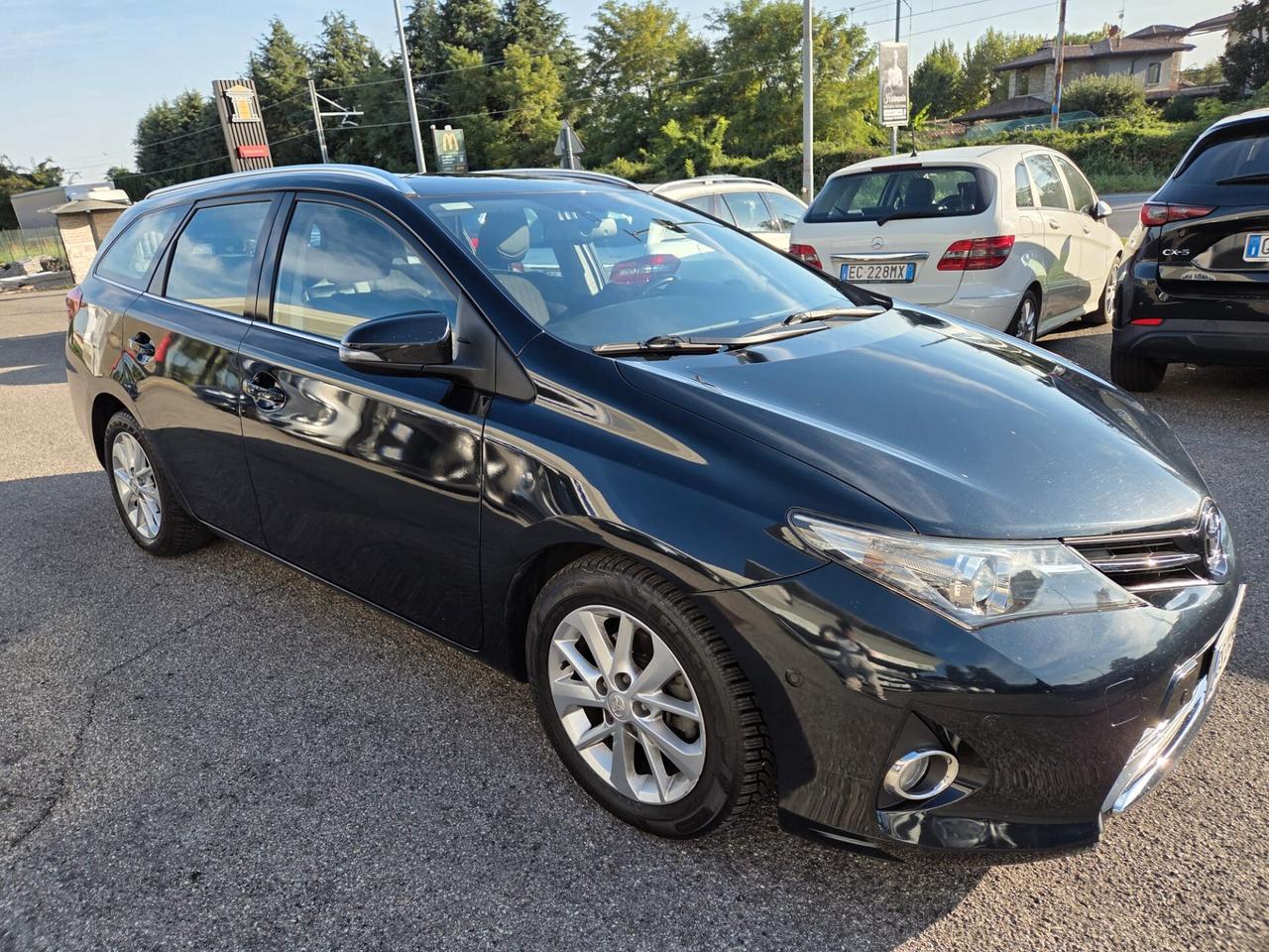 Toyota Auris 1.4 D-4D Lounge TOURING SPORT