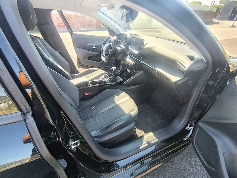 Peugeot 208 Allure Navi Pack 100 S/S