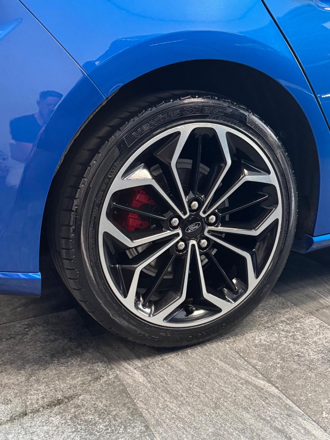 Ford Focus 1.0 EcoBoost 125 CV ST Line Finanziabile