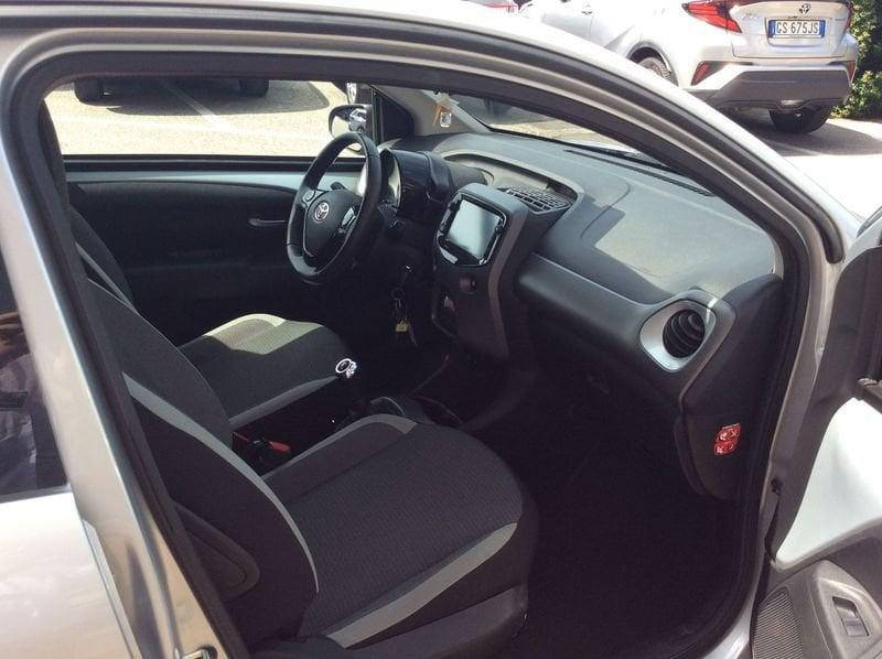 Toyota Aygo Connect 1.0 VVT-i 72 CV 5 porte x-play