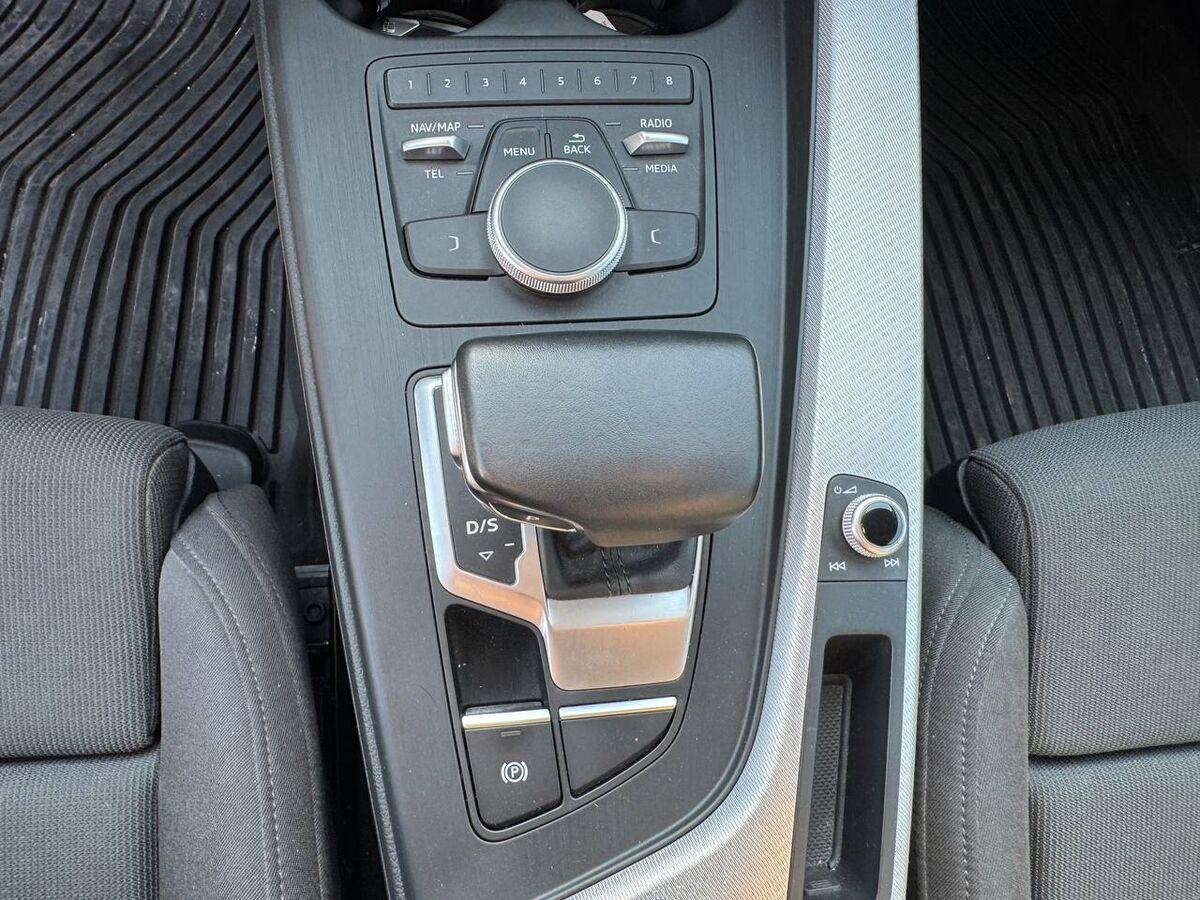 Audi A5 40 2.0 tfsi mhev Business 190cv s-tronic