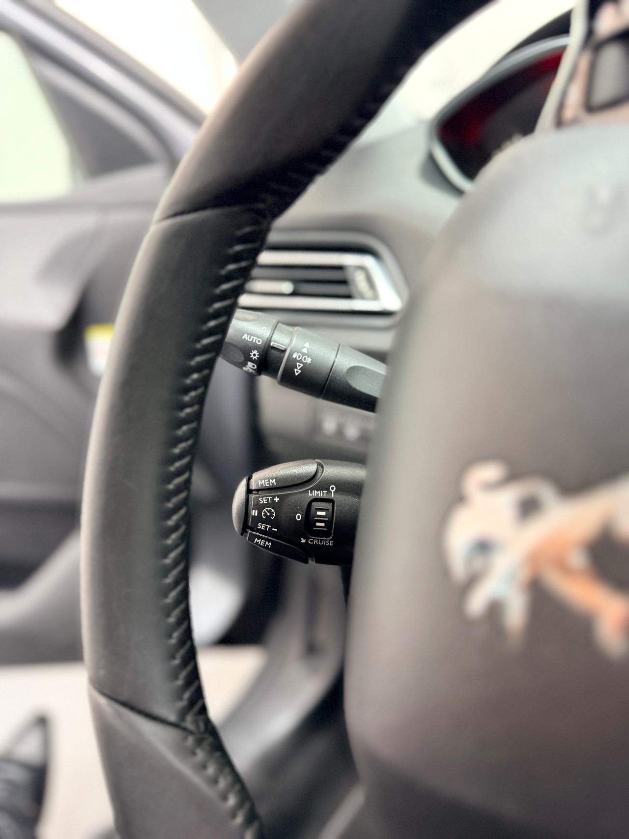 Peugeot 308 1.6 e-HDi 115 CV SW Allure 02/2015 euro 5B Neopatentati