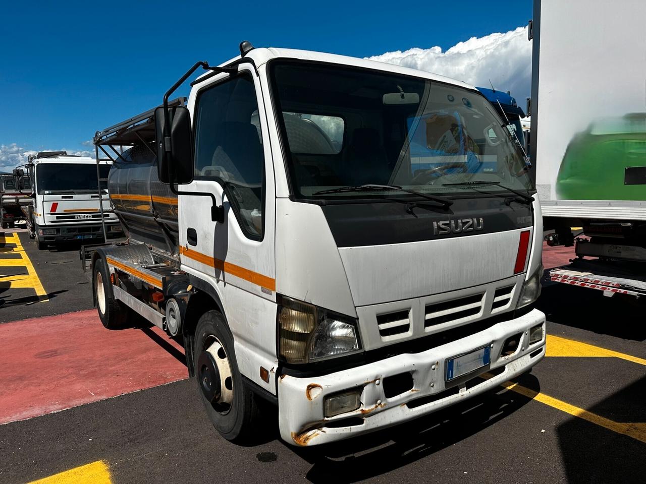 Isuzu NQR75.190 Cisterna latte Euro4 ABS
