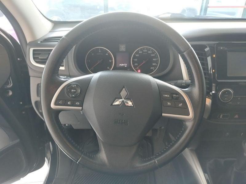 Mitsubishi L200 L200 2.4 DI-D/181CV Club Cab Intense Cabina Estesa