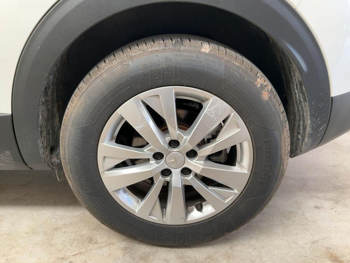 Peugeot 3008 BlueHDi 130 S&S EAT8 Active Pack