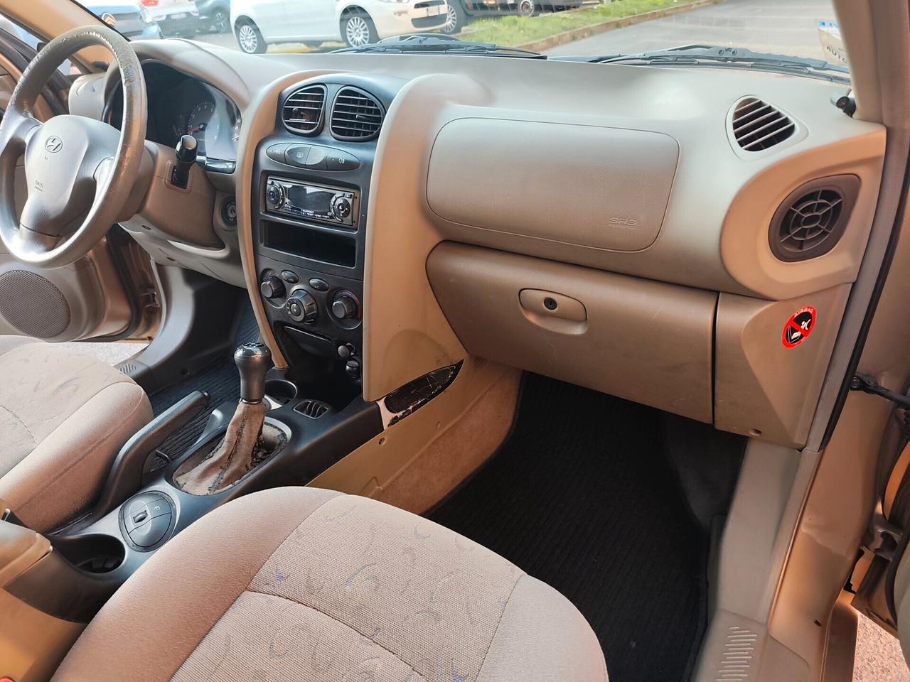 Hyundai Santa Fe 2.4i 4WD GL Plus