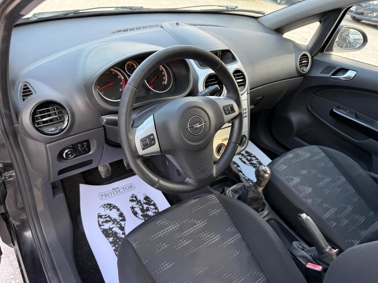 Opel Corsa 1.2 5 porte Club UNICO NEOPATENTATI