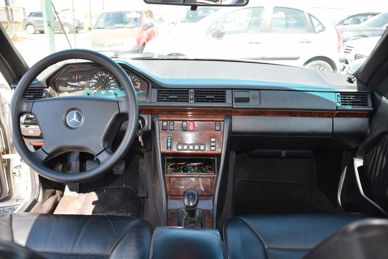 Mercedes-benz CE 300 MERCEDES COUPE' 3.0 6 CILINDRI 231CV TETTO APRIBILE PELLE CAMBIO H