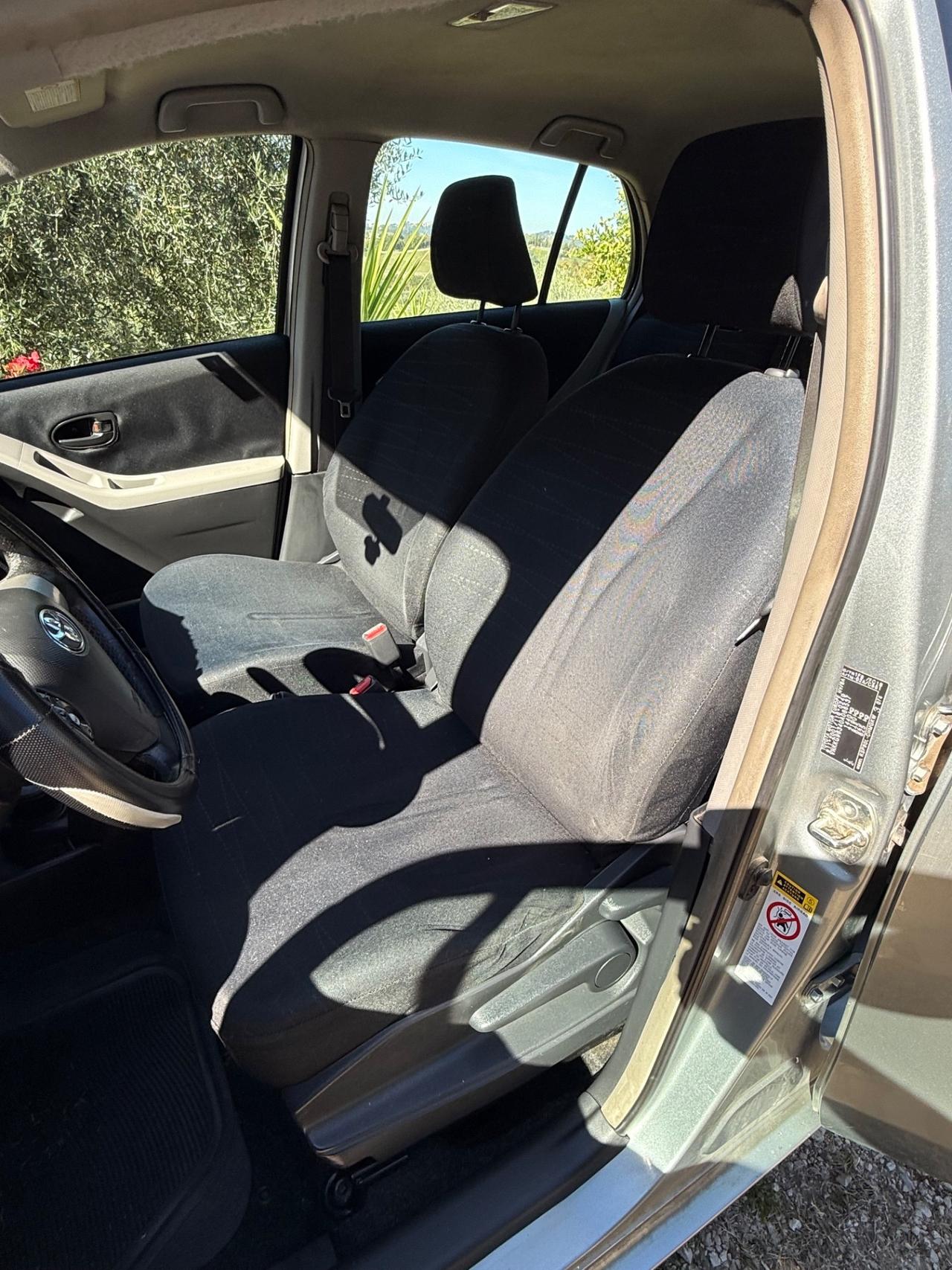 Toyota Yaris 1.0 5 porte Sol