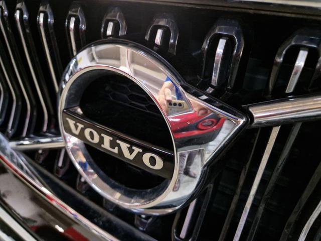 VOLVO XC40 2000 D4 AWD CV.190 INSCRIPTION+TETTO+19'+UNIPROP
