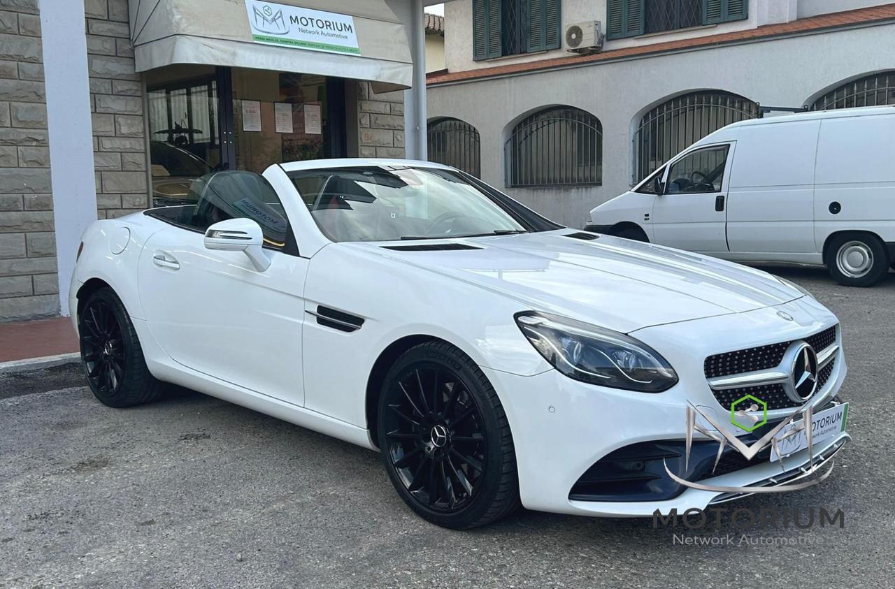 Mercedes-Benz SLC 250 D PREMIUM AMG