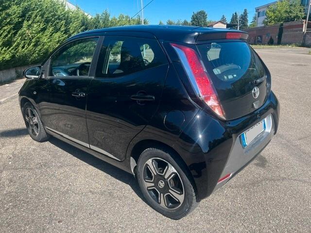Toyota Aygo 1.0 VVT-i 69 CV 5 porte x-clusiv