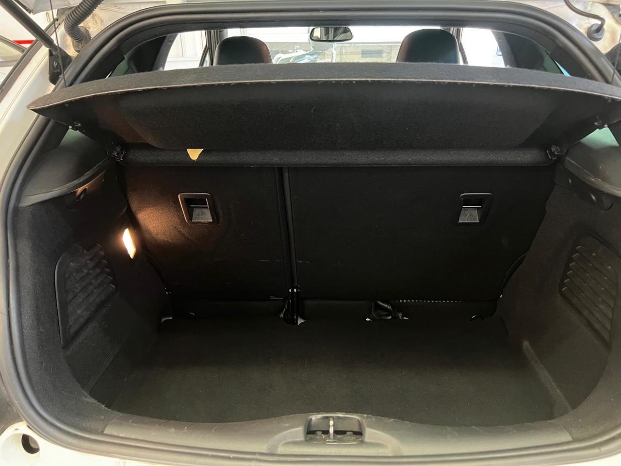 Ds DS3 3 1.4 VTi 95 Just Black