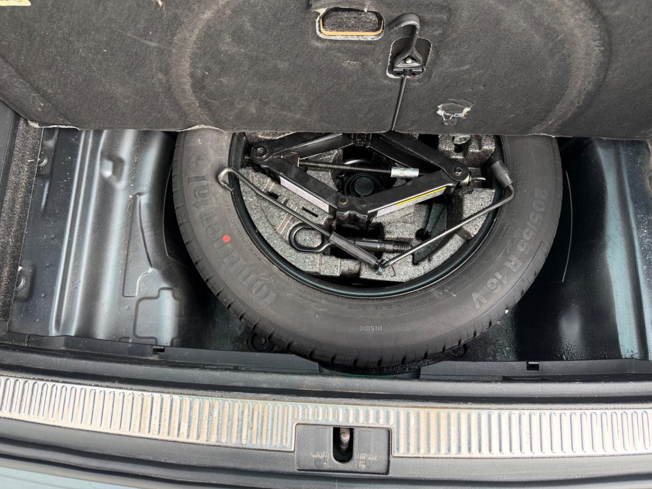 Skoda Superb 2.0 TDI DSG Wagon Style