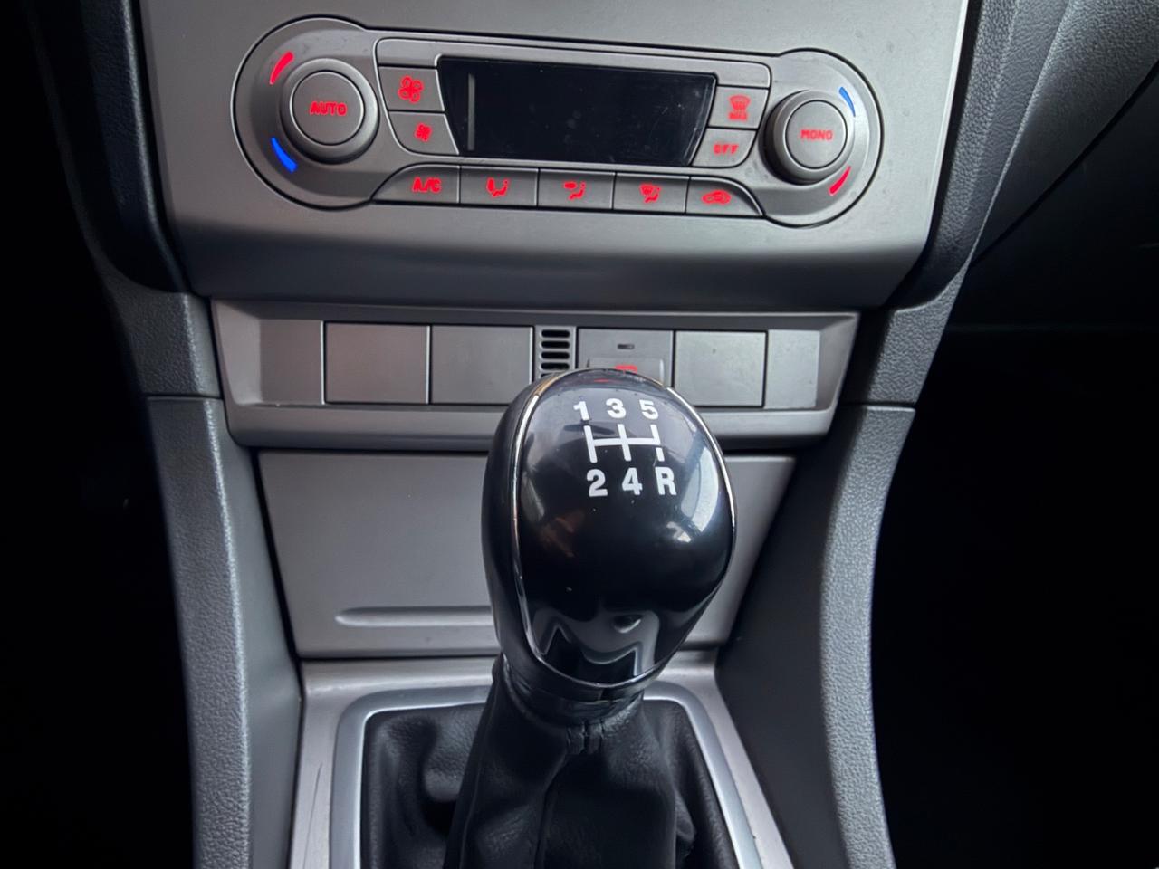 Ford Focus 1.6 benzina EURO5A NEOPATENTATI-FAMIGLIARE