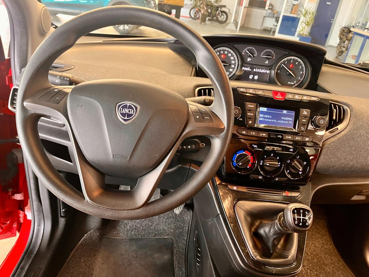 Lancia Ypsilon 1.2 69 CV 5 porte S&S Gold