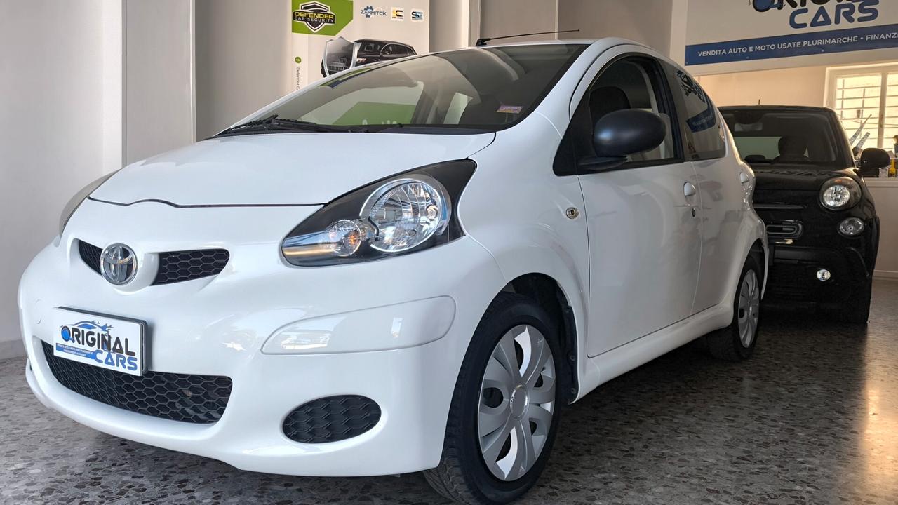 Toyota Aygo 1.0 12V VVT-i 5 porte Sol Connect