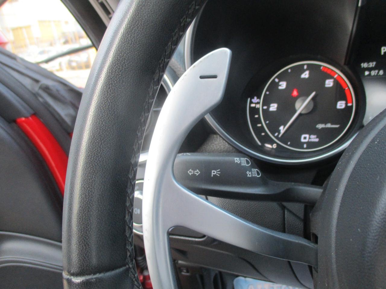 Alfa Romeo Giulia 210 CV AT8 AWD Q4 Veloce STRAFULL