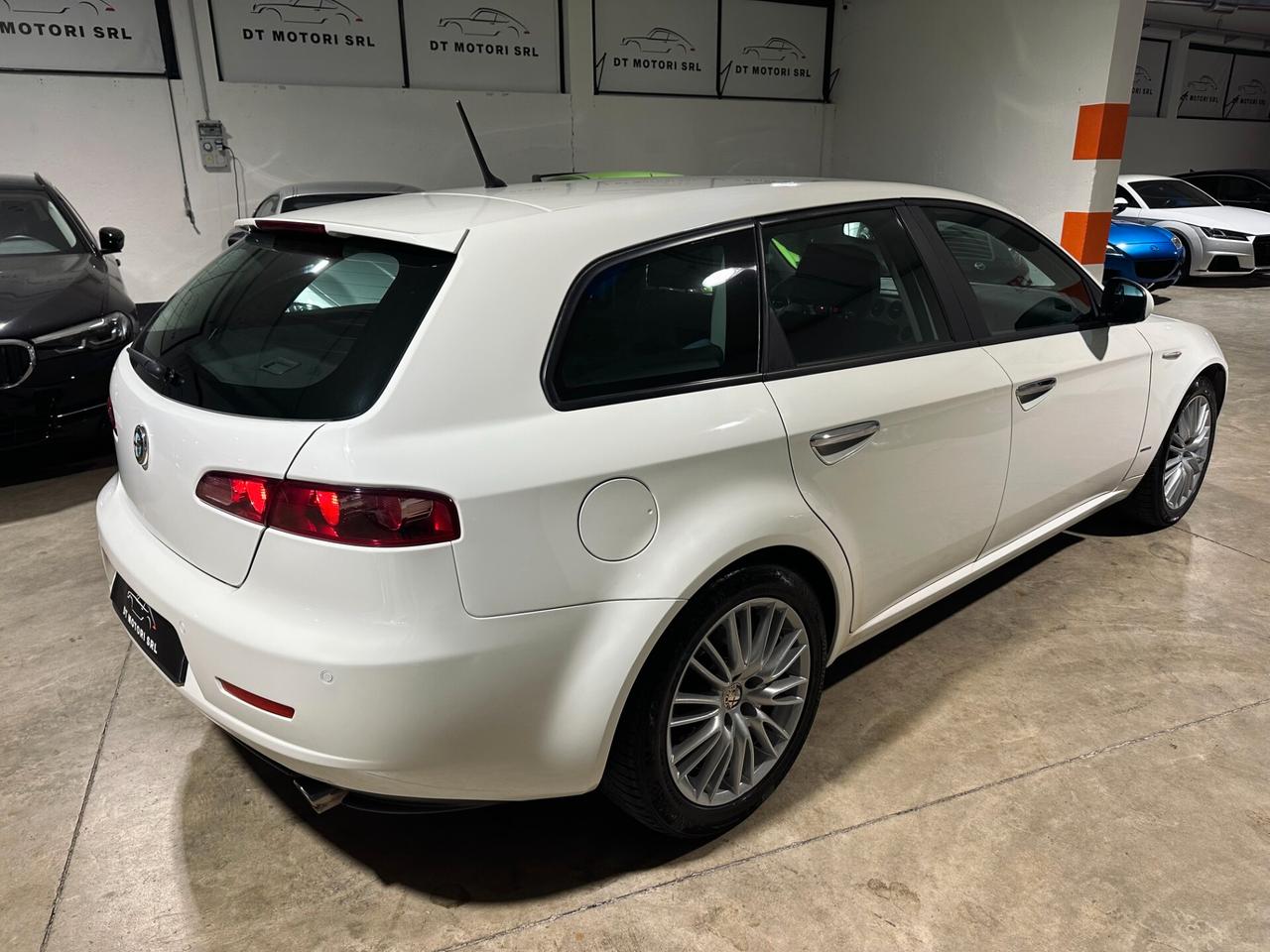 Alfa Romeo 159 1750 TBi Sportwagon BOOK SERVICE COMPLETO