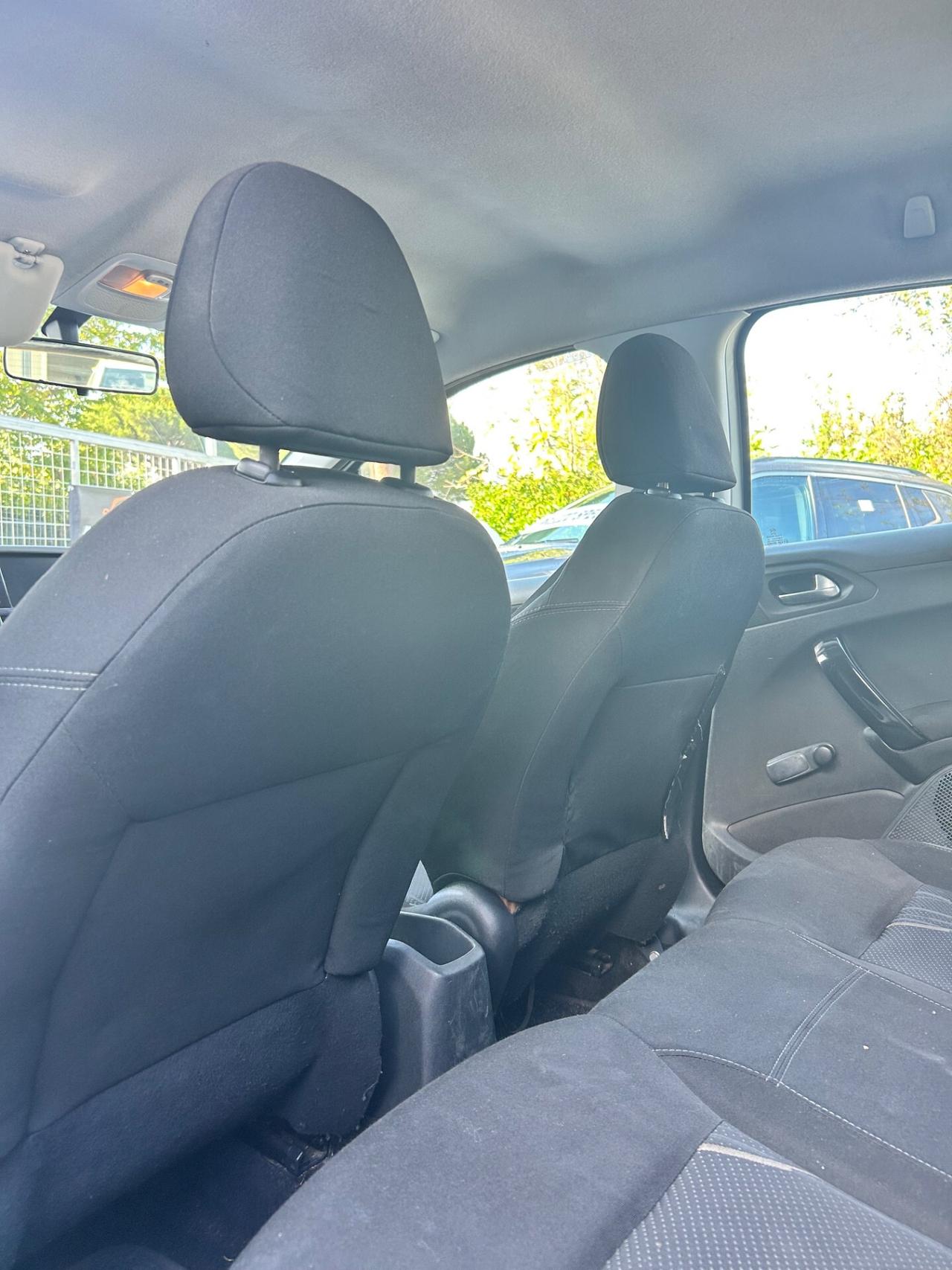 Peugeot 208 1.4 HDi 68 CV 5 porte Allure