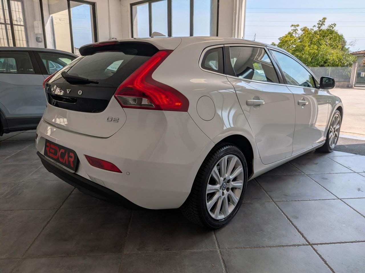 VOLVO V40 1.6 D2