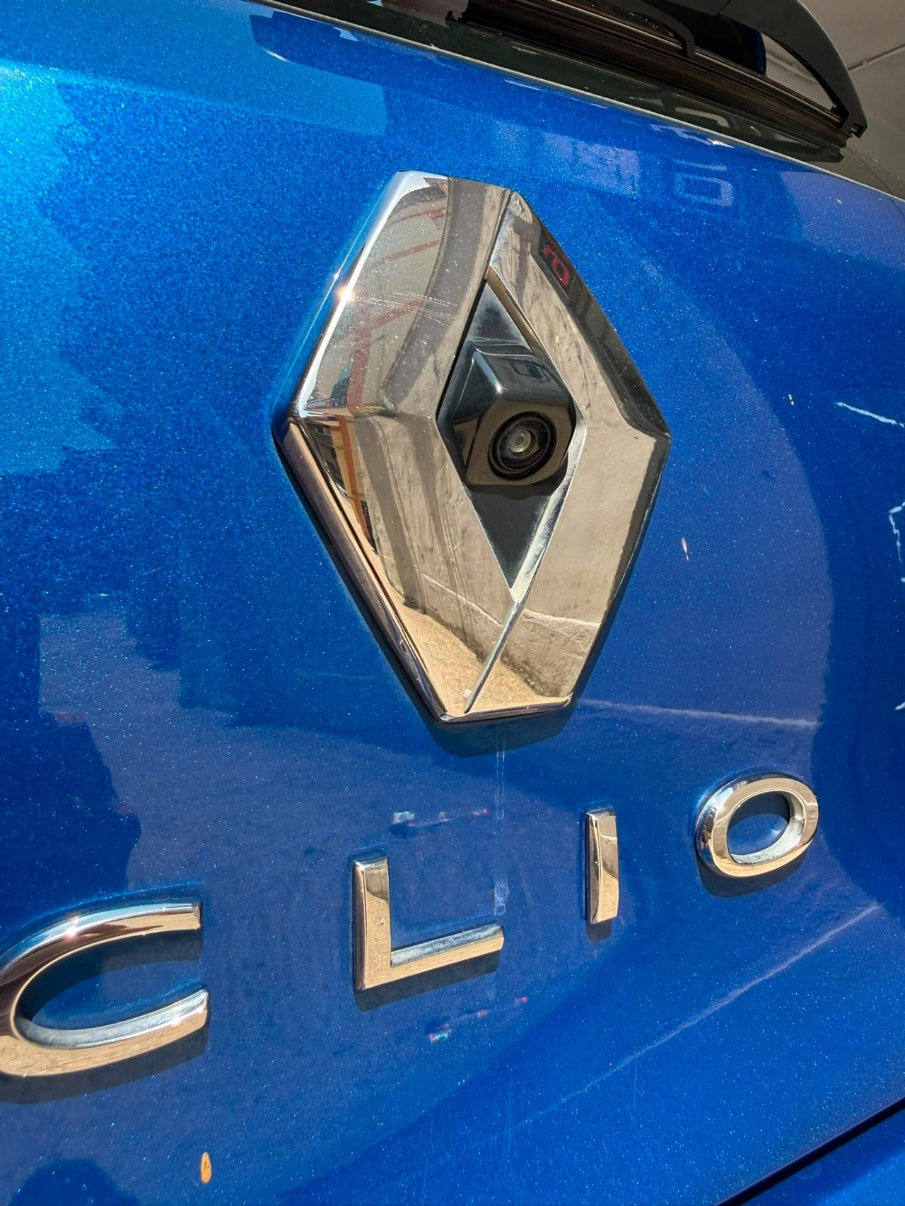 Renault Clio Full Hybrid E-Tech 140 CV 5 porte Initiale Paris