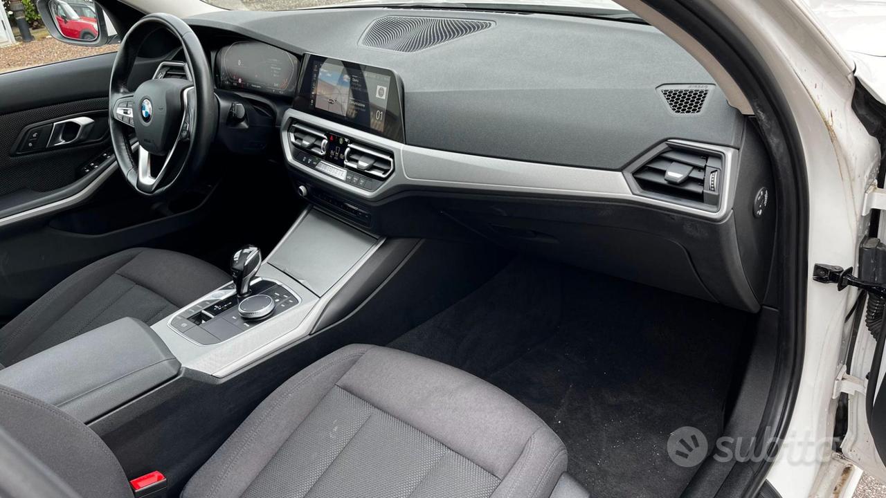 BMW 320D TOURING BUSINESS ADVANTAGE AUT.