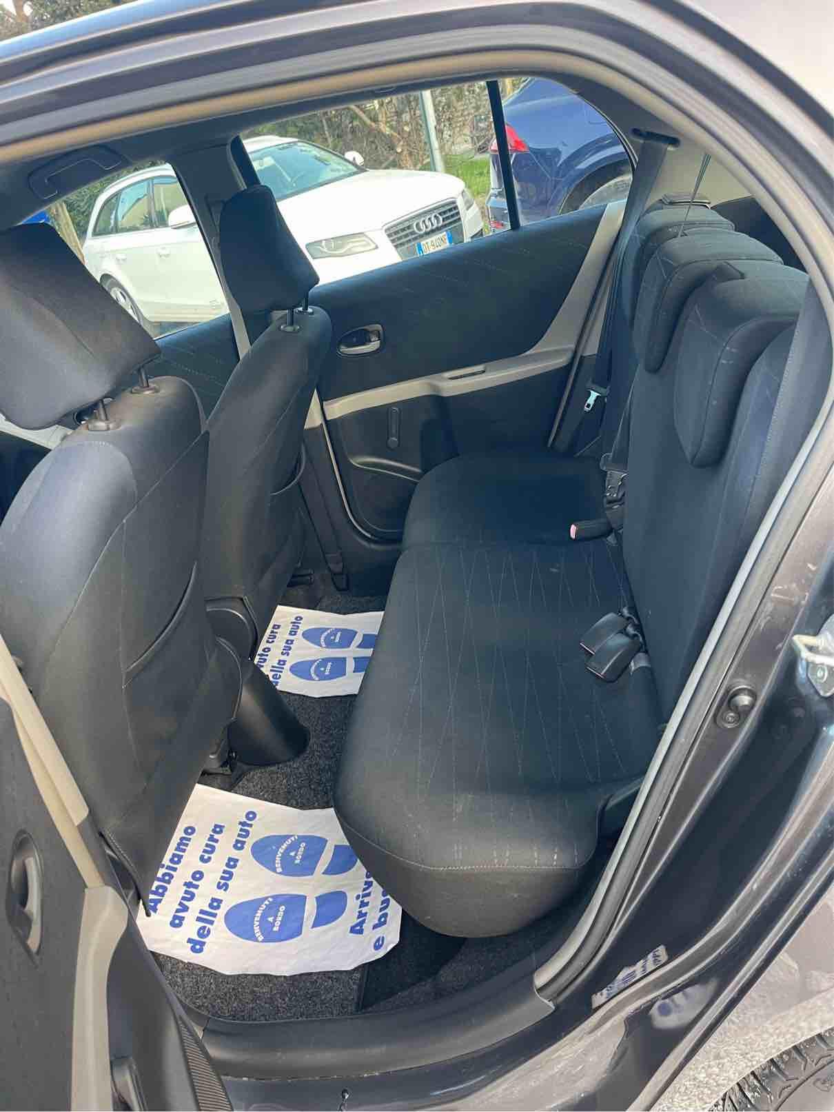 TOYOTA YARIS - UNICO PROPRIETARIO - NAVI