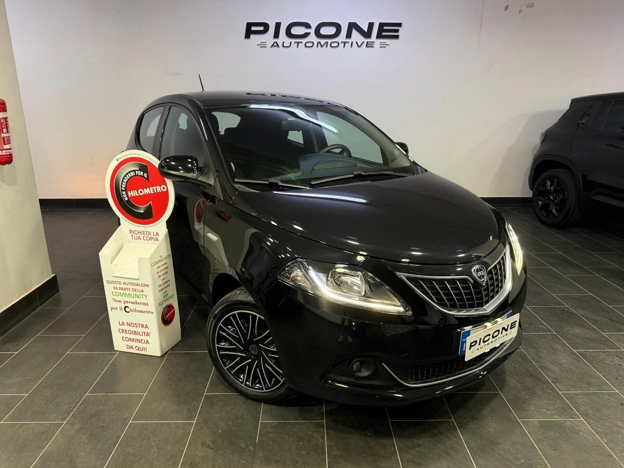 Lancia Ypsilon 1.0 FireFly 5 porte S&S Hybrid Gold