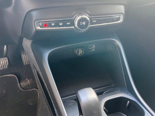 VOLVO XC40 T2 Geartronic Momentum Core