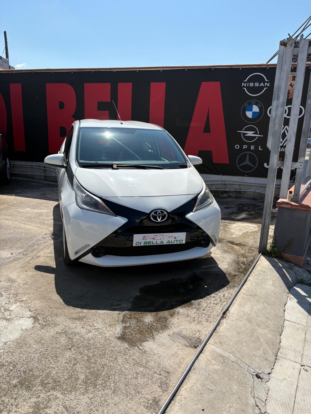 Toyota Aygo 1.0 VVT-i 69 CV 5 porte x-clusiv